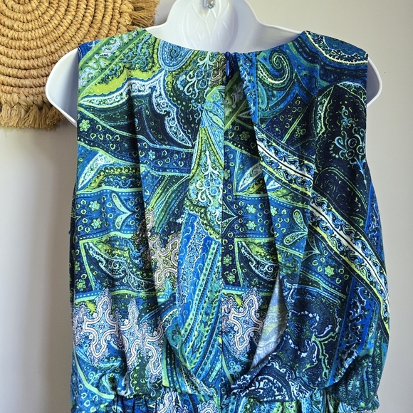 London Times New Gwynnie Jumpsuit Paisley Jersey Crop Asymmetrical Leg SZ 10 - Picture 5 of 9